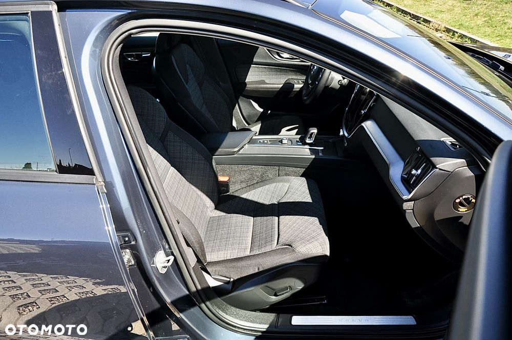 Volvo V60 B3 B Essential - 18