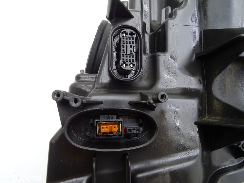 Lampa prawa prawy przód przednia xenon anglik 3t2941016e skoda superb ii - 5