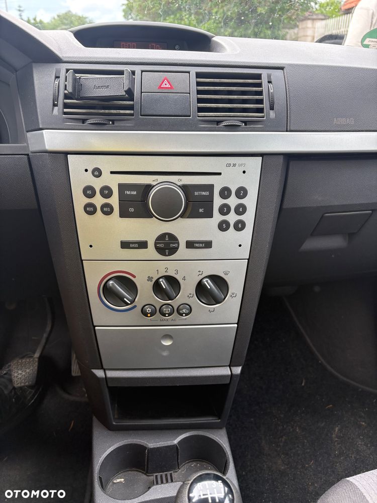 Opel Meriva 1.6 16V Essentia - 12