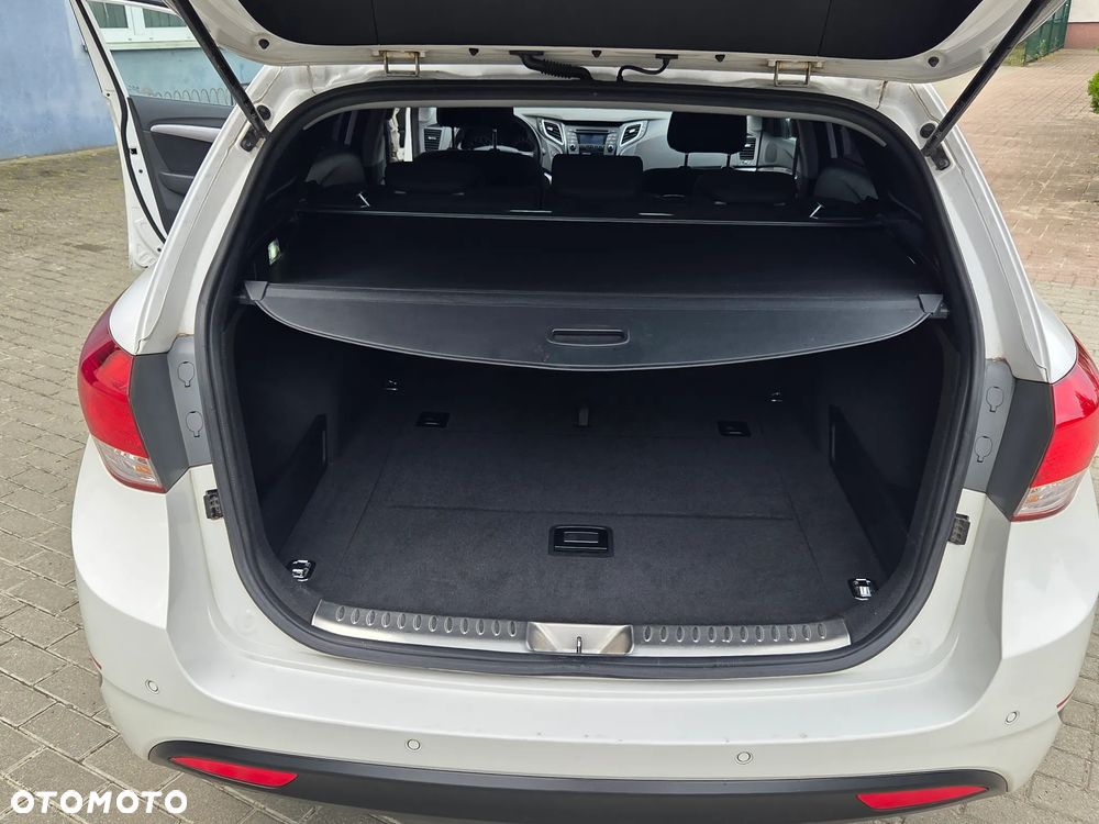 Hyundai i40 Kombi blue 1.6 Space - 27