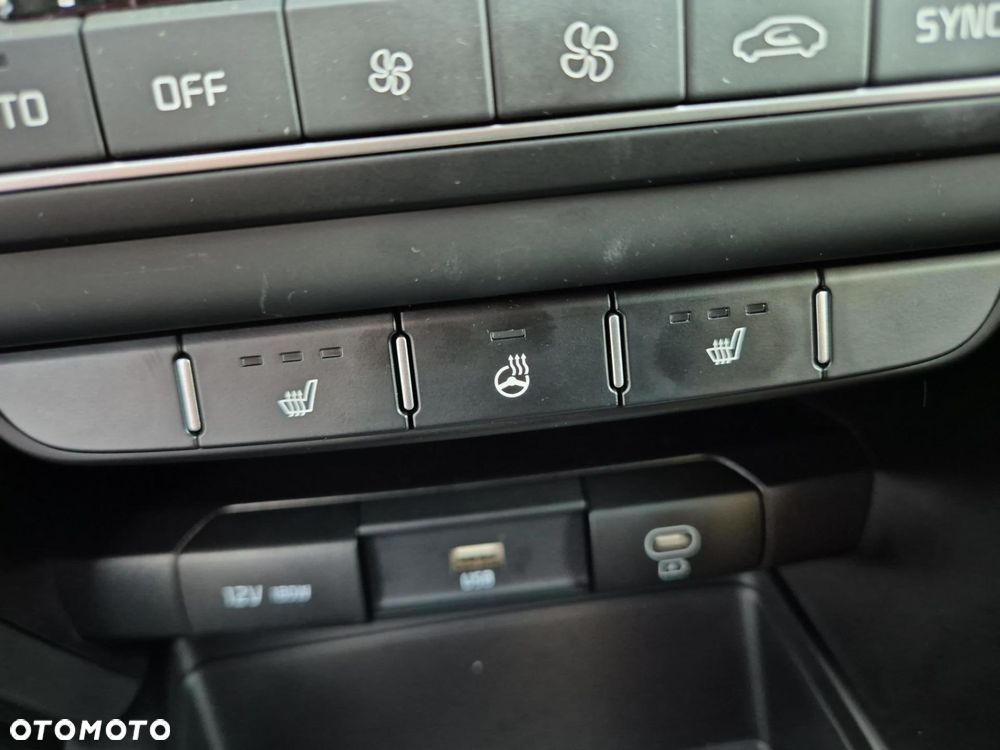 Kia Ceed - 23