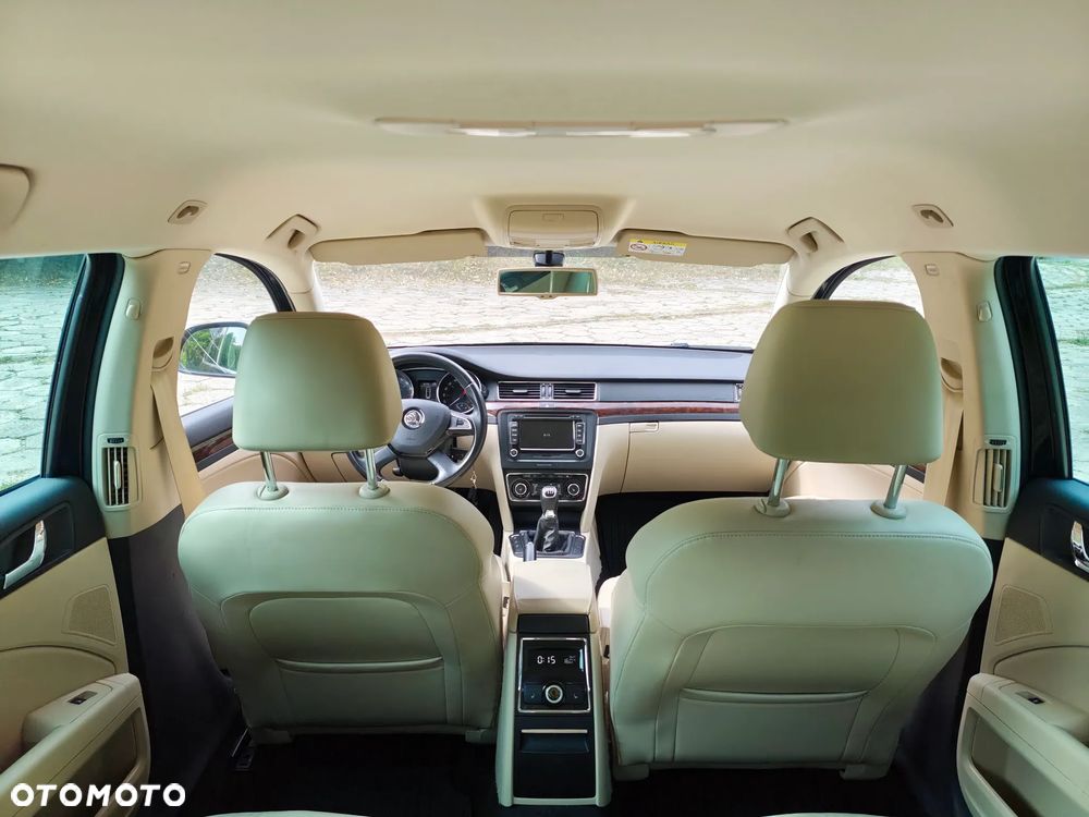 Skoda Superb 2.0 TDI Elegance - 21