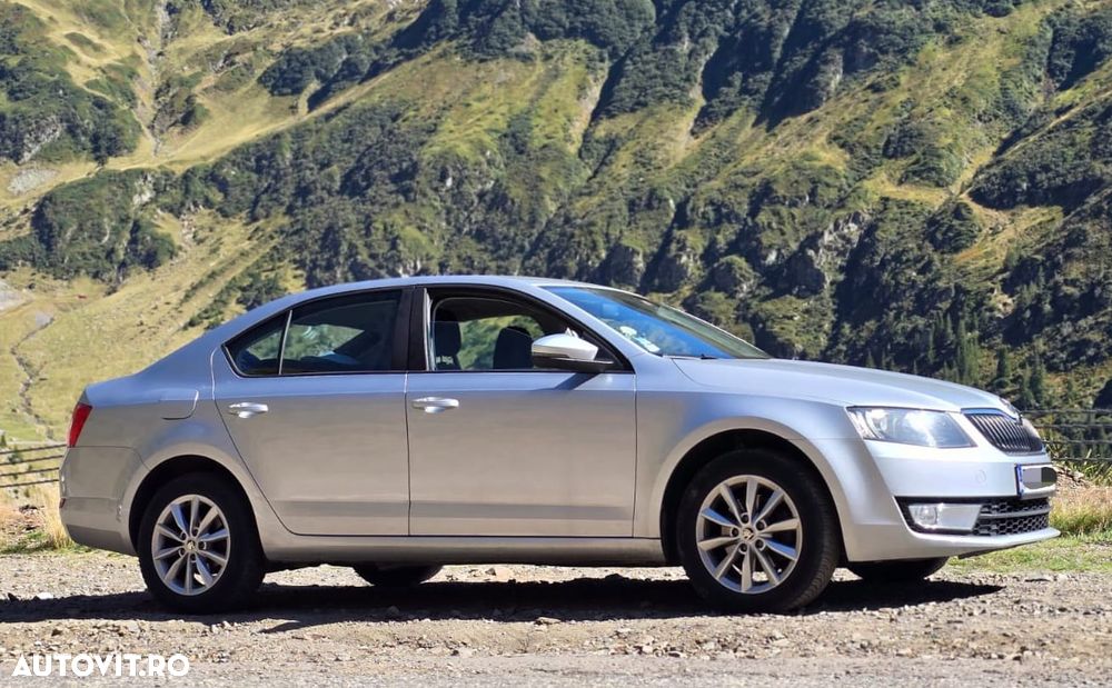 Skoda Octavia 1.6 TDI AMBITION DSG - 14