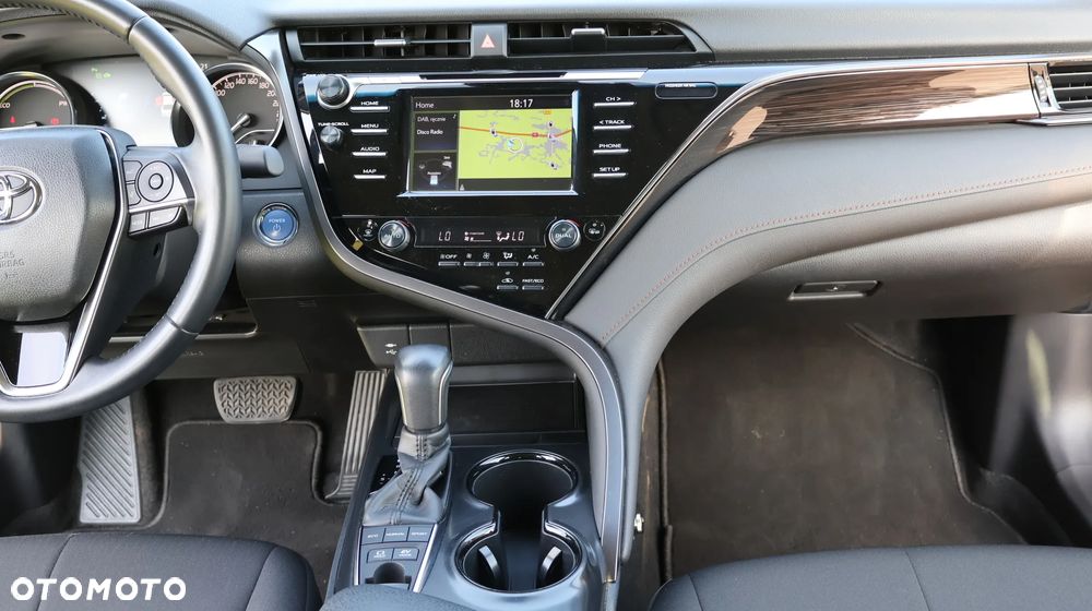 Toyota Camry - 7