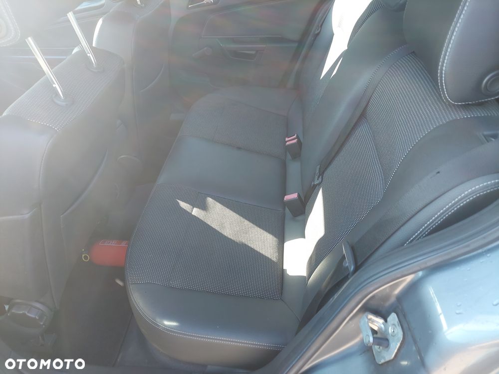 Opel Astra III 1.7 CDTI Cosmo - 9