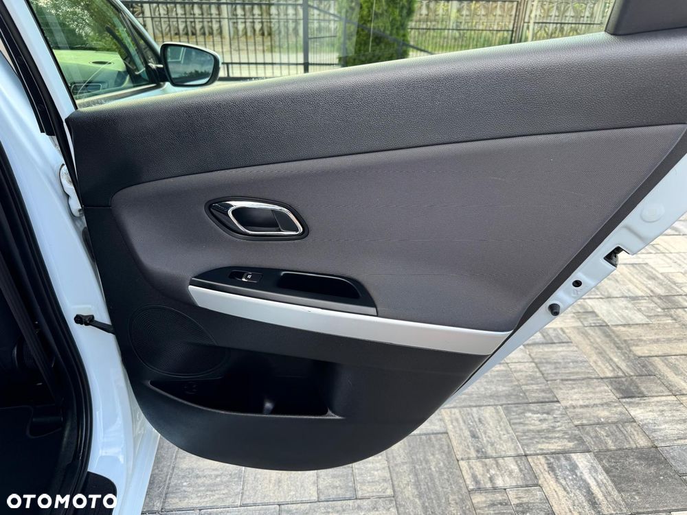 Kia Ceed 1.4 CVVT Dream-Team Edition - 17