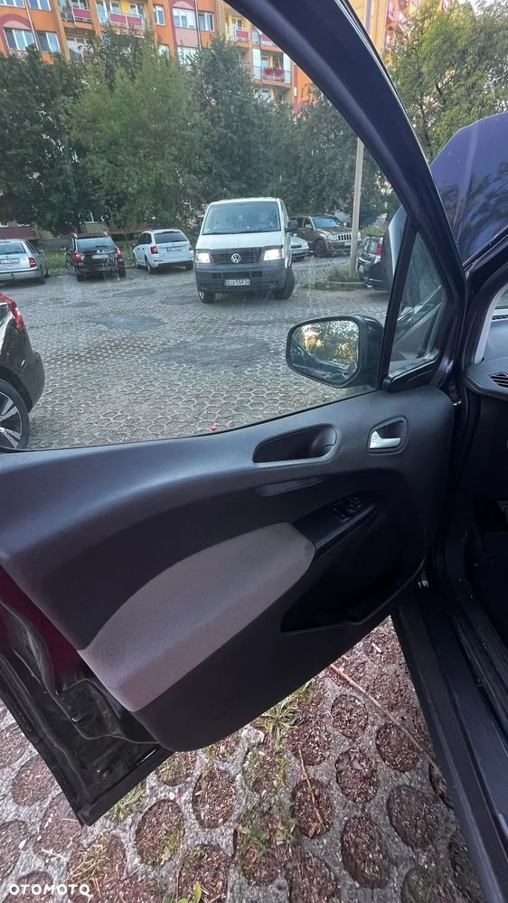 Ford Tourneo Courier - 9