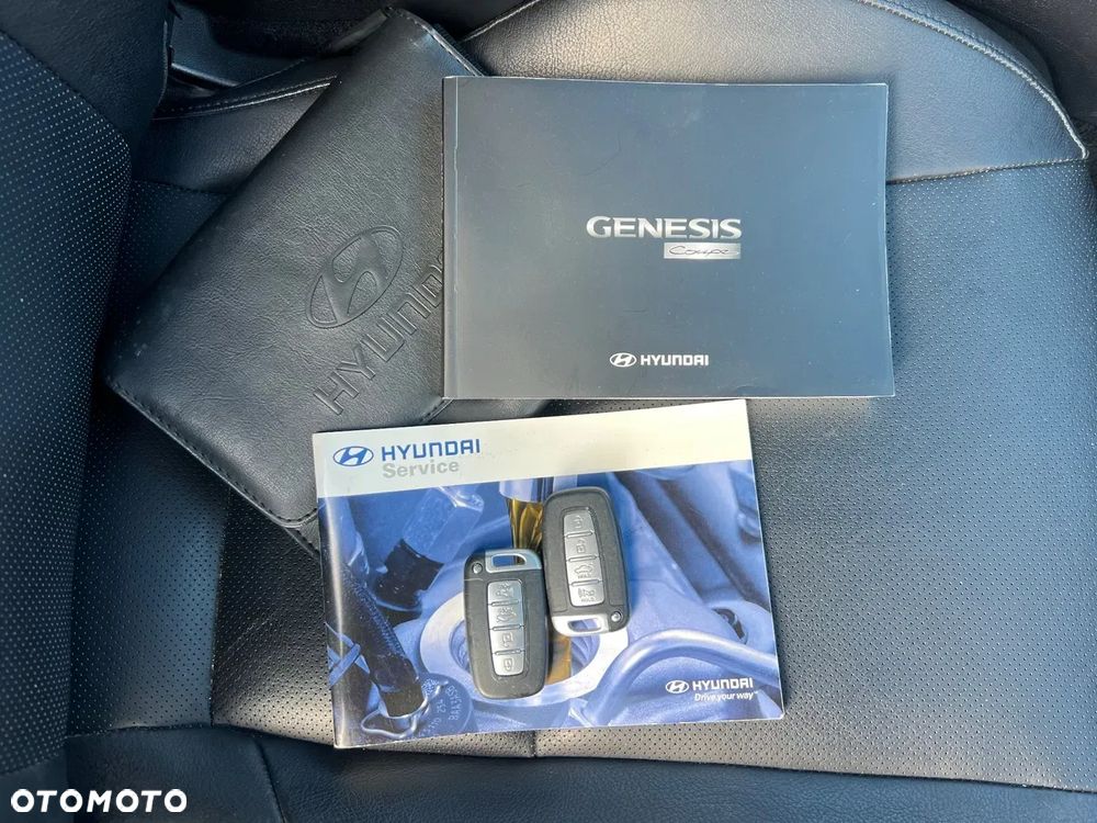 Hyundai Genesis Coupe 2.0 T - 37