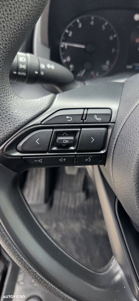 Toyota Yaris 1.0 L Eco - 13