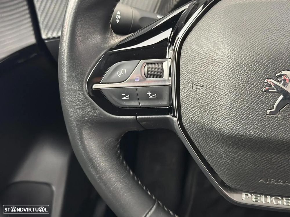 Peugeot 208 - 12
