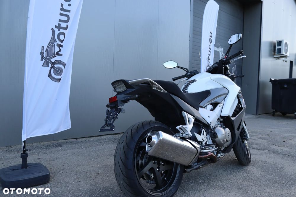 Honda VFR - 9
