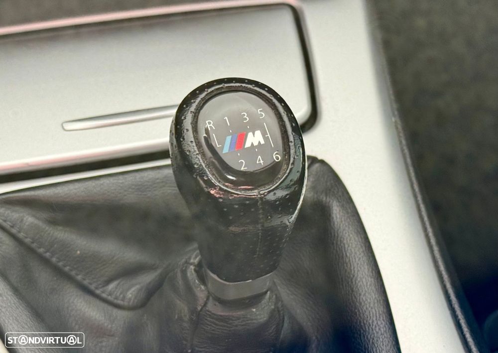 BMW 320 d Coupe Edição M - 17