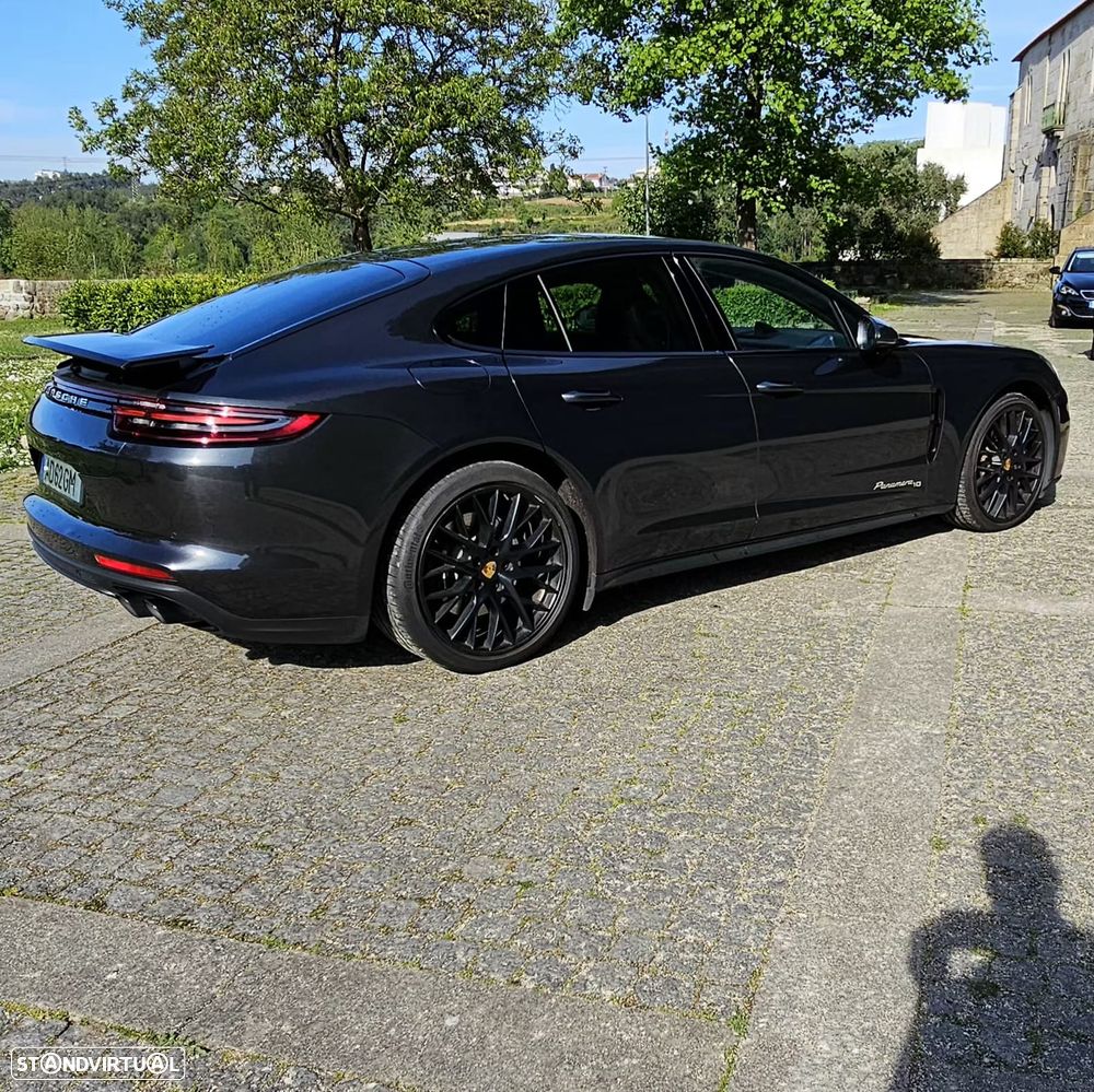 Porsche Panamera 4 E-Hybrid 10 Years Edition - 4
