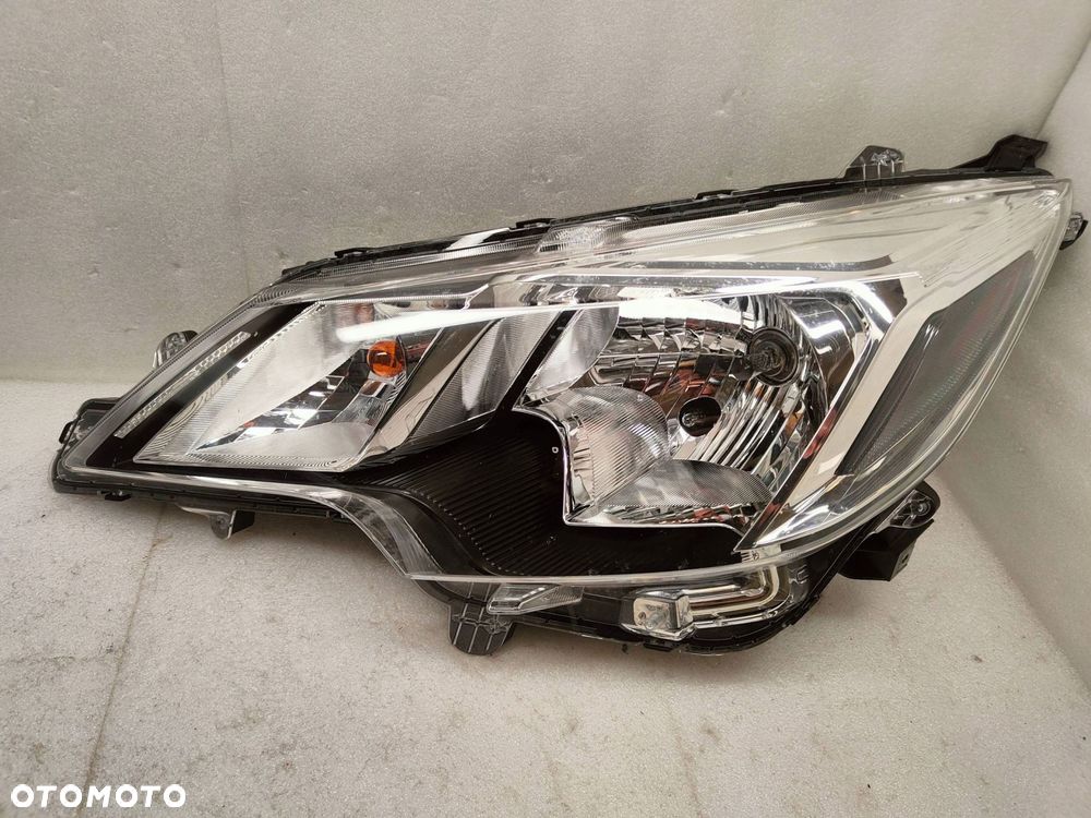 mitsubishi space star ii lift zw komplet lampy przednich stanley w5335 - 7