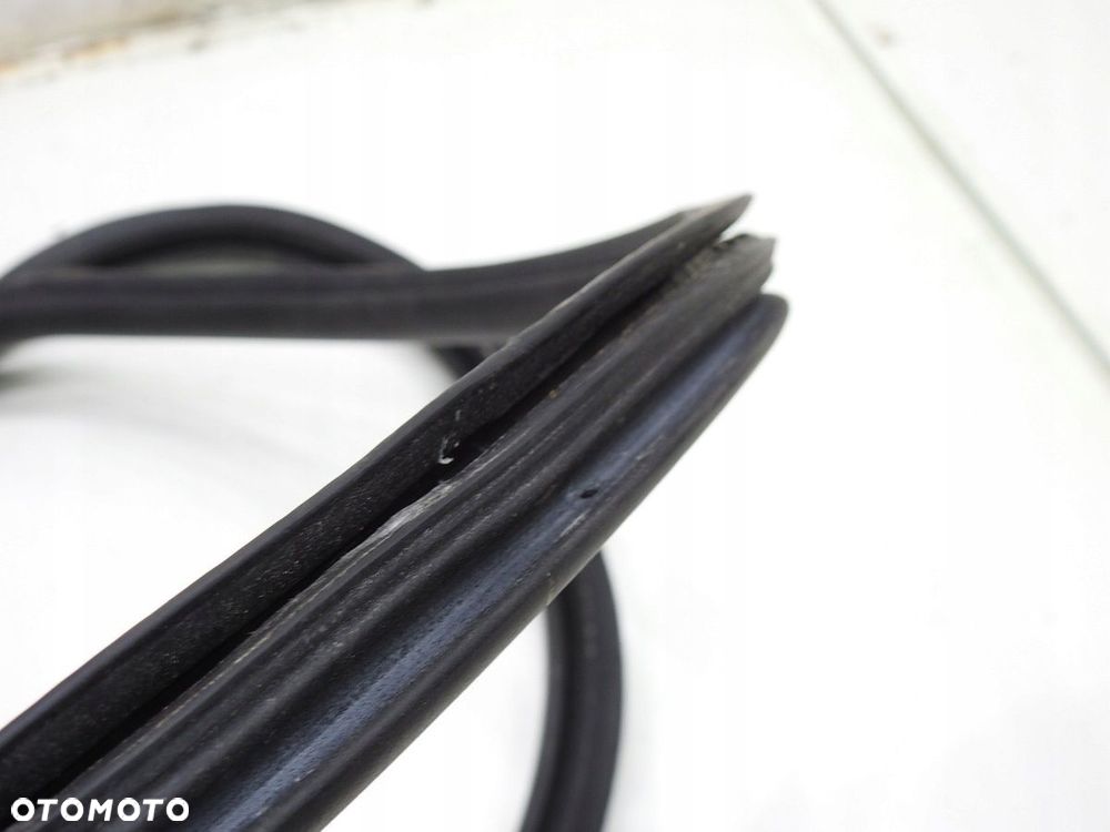 USZCZELKA DRZWI PRAWY PRZÓD VW GOLF VI - 2