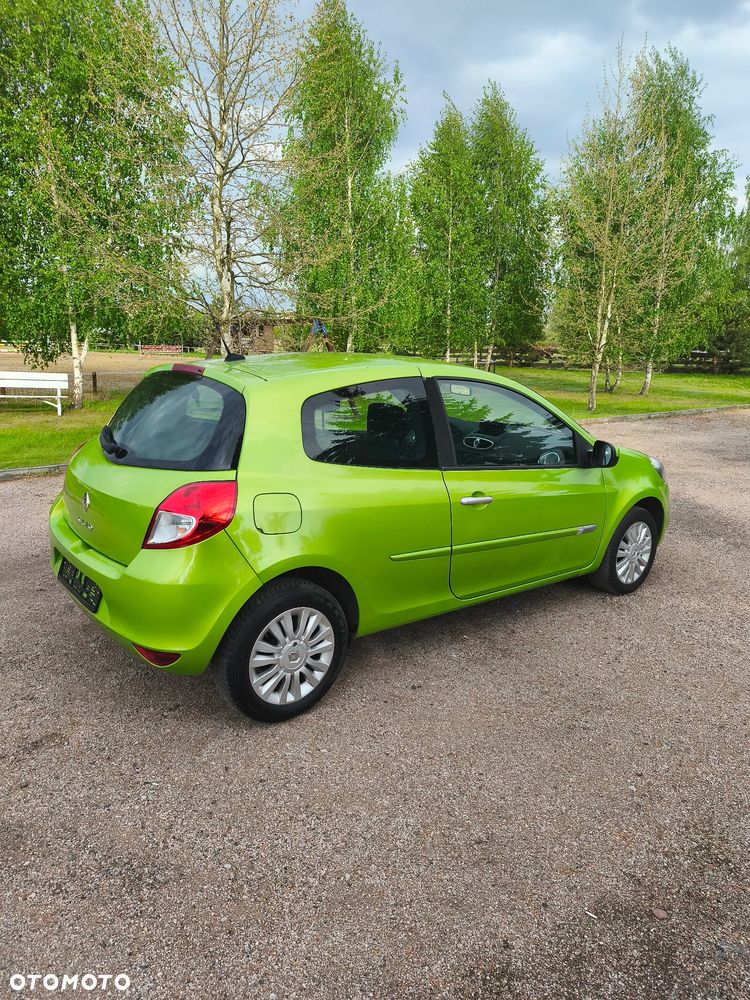 Renault Clio 1.2 16V 75 TomTom Edition - 8