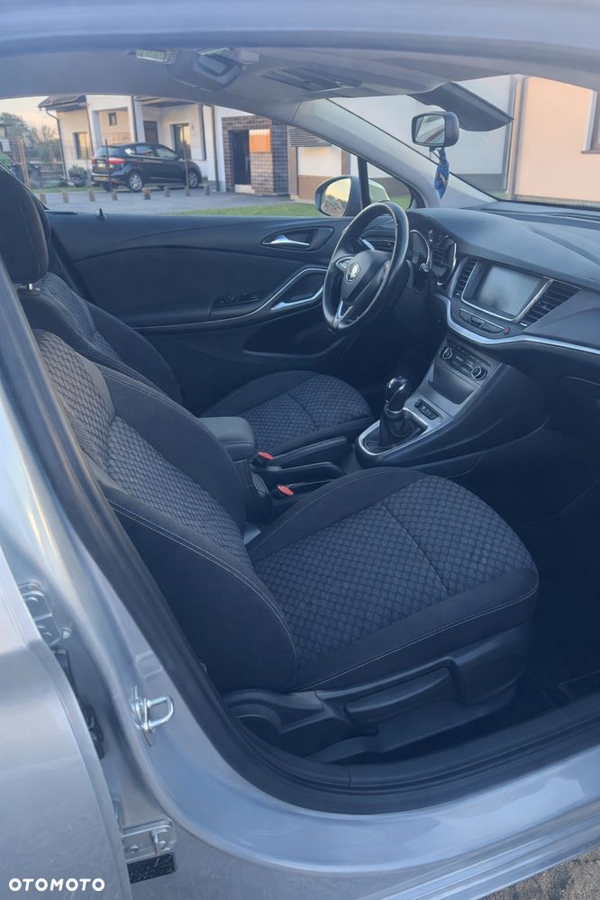 Opel Astra 1.4 T Enjoy - 19