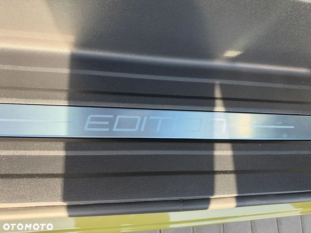 Volkswagen Caravelle - 14