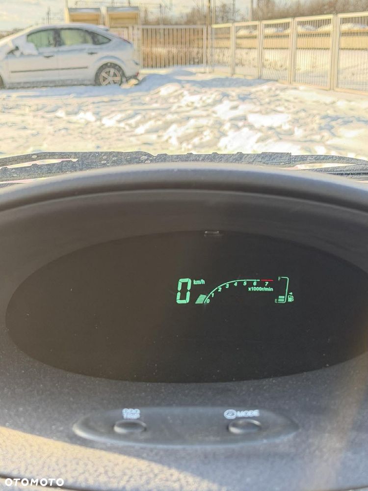 Toyota Yaris 1.0 Terra - 19