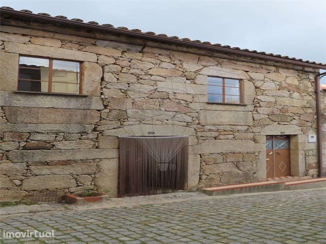 Moradia T2 para venda - Grande imagem: 2/22