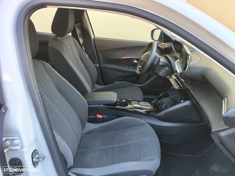 Peugeot e-2008 50 kWh Active Pack - 41
