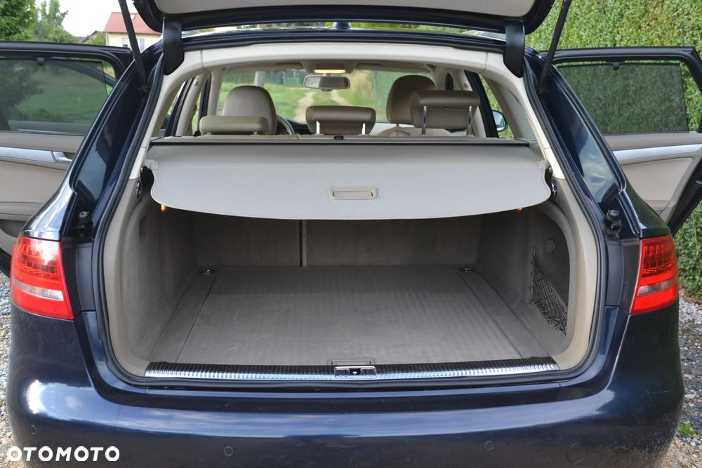 Audi A4 Avant - 16