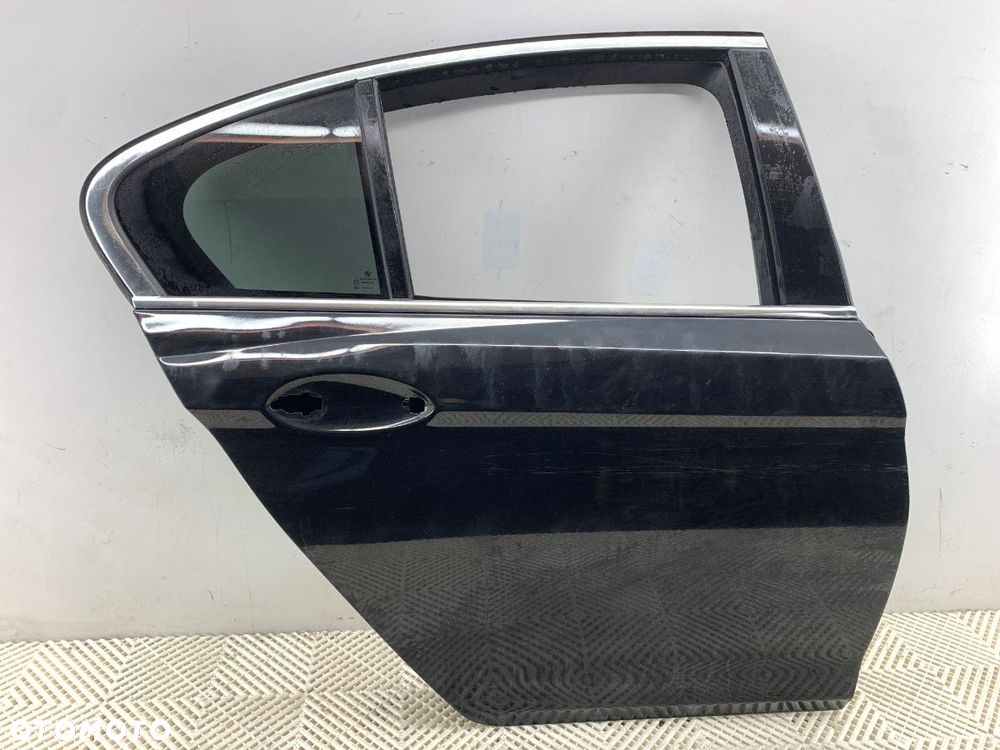 DRZWI PRAWY TYŁ 668  BMW 5 (G30, F90) 2016 - 2022 518 d Mild-Hybrid 110 kW [150 KM] Hybryda silnik - 1