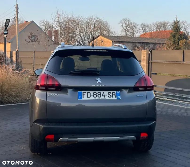 Peugeot 2008 1.6 BlueHDi Allure S&S - 3