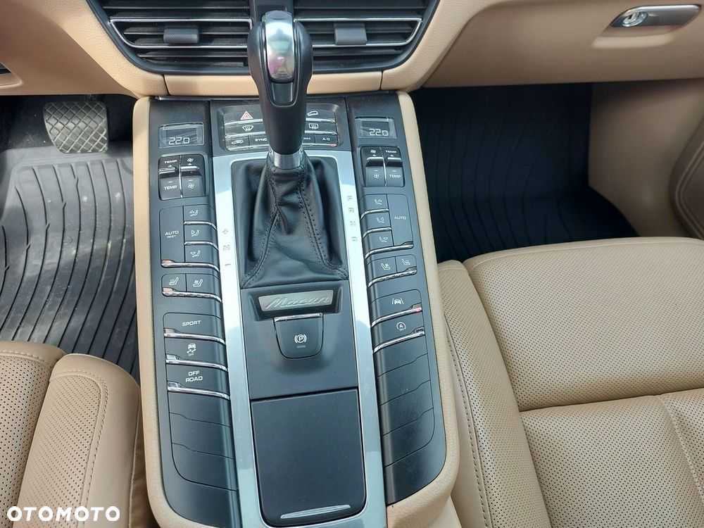 Porsche Macan - 25