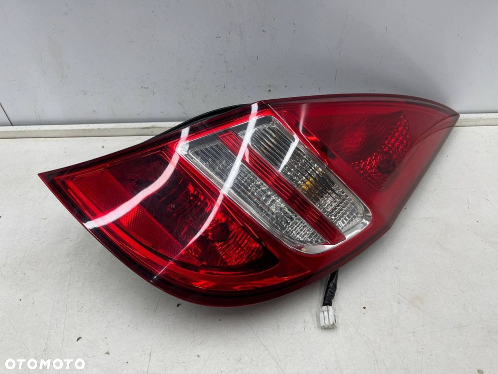 Lampa Hyundai i30 I FD 07-12r. HB 5Drzwi PRAWA tylna oryginalna prawy tył BEZ USZKODZEŃ 92402-2r0 - 1