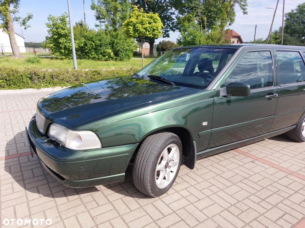 Volvo V70 2.4 - 35