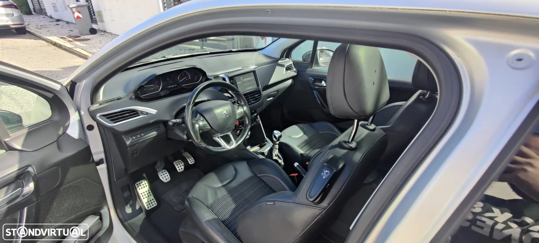 Peugeot 208 1.6 e-HDi Ice Velvet - 8