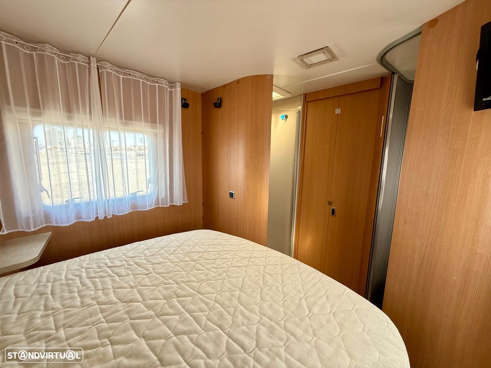 Chausson Flash 28 - Cama Central - 27