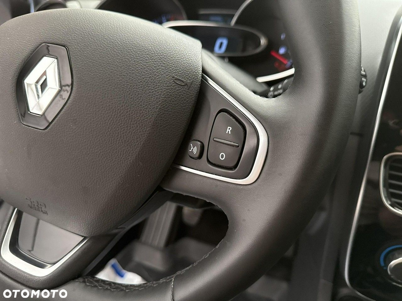 Renault Clio - 25