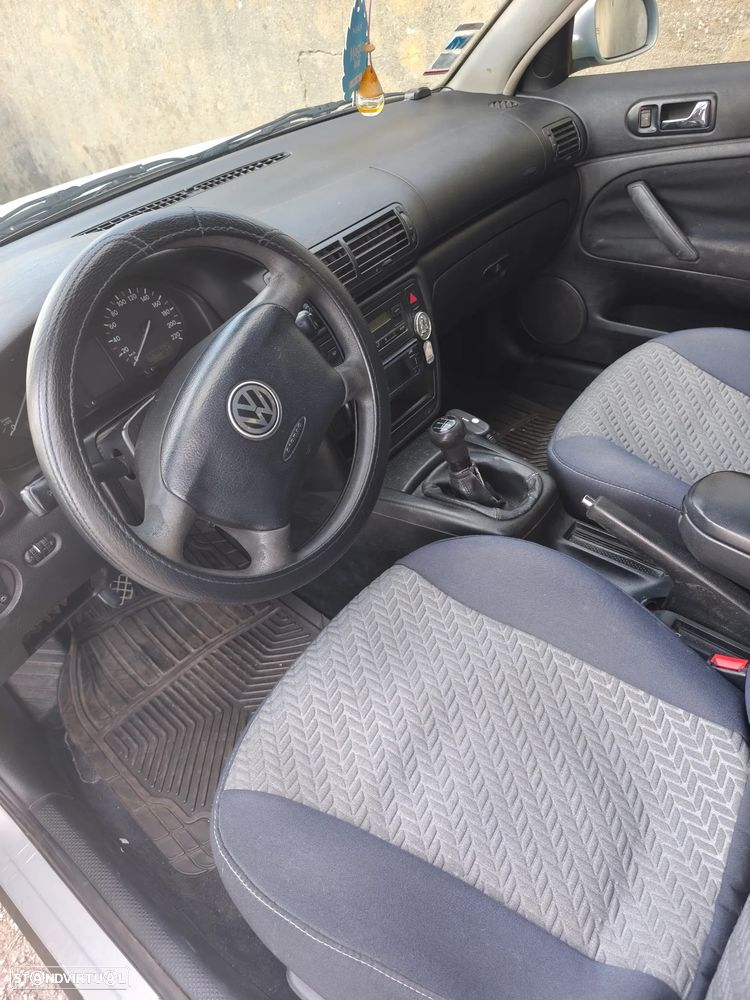 VW Passat - 4