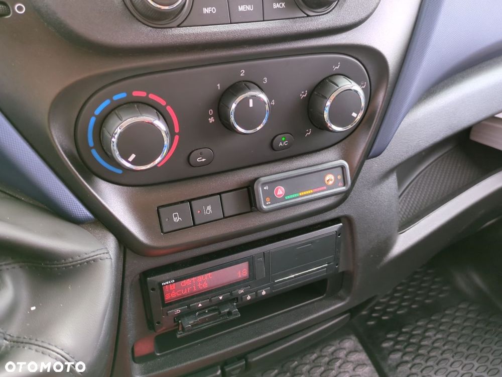 Iveco DAILY CAISSE 7T2 - 13