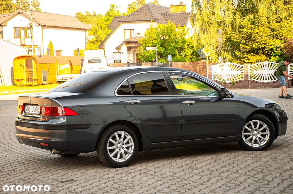 Honda Accord 2.0 Sport - 14