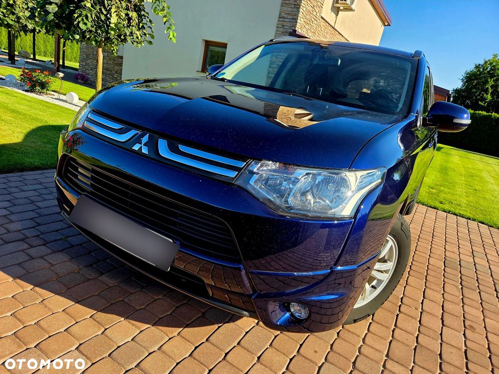 Mitsubishi Outlander - 1