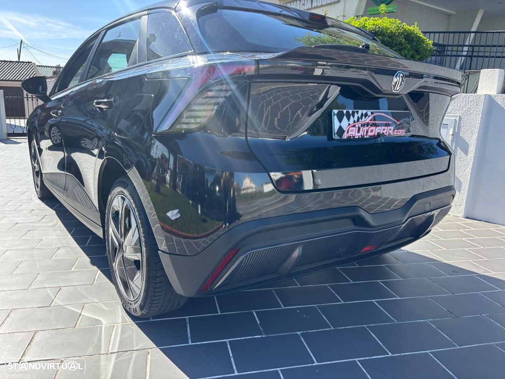 MG MG4 64 kWh Luxury - 29