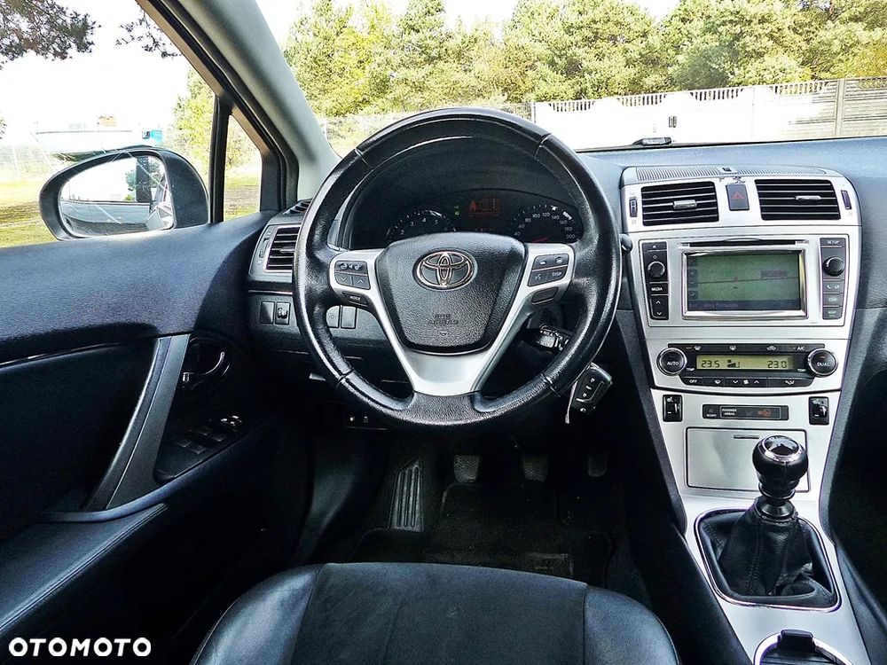 Toyota Avensis 1.8 Premium - 35