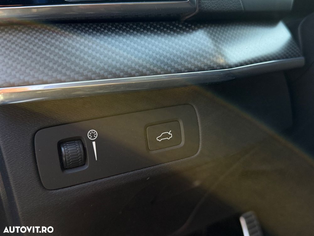 Volvo XC 90 D5 AWD Geartronic RDesign - 28