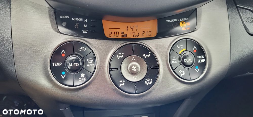 Toyota RAV4 2.0 4x4 Travel - 25