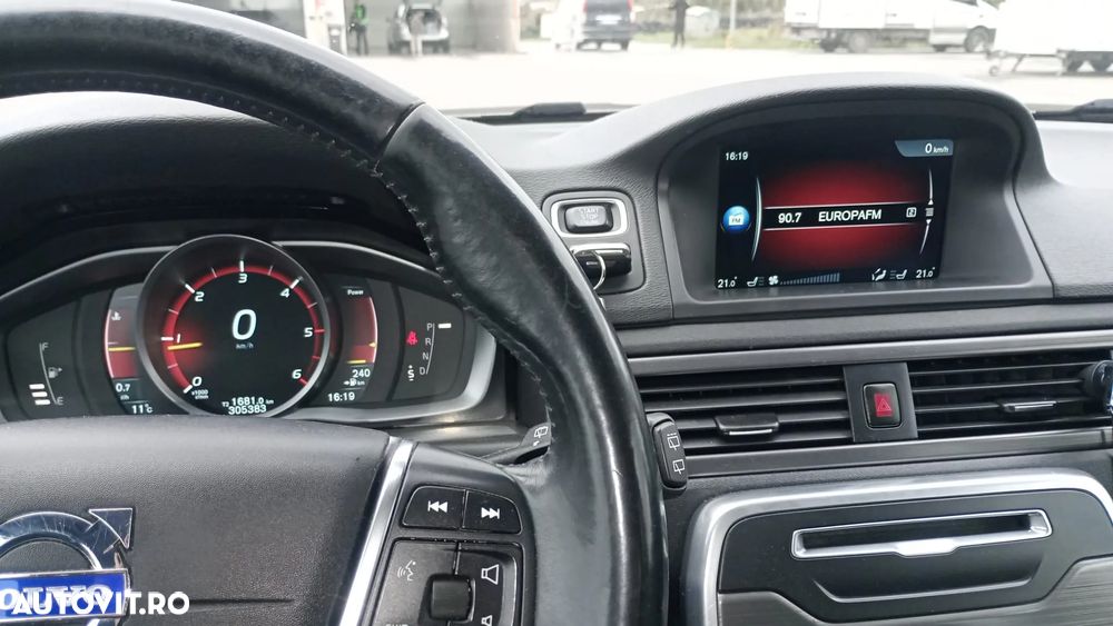 Volvo XC 70 D4 Geartronic Momentum - 11