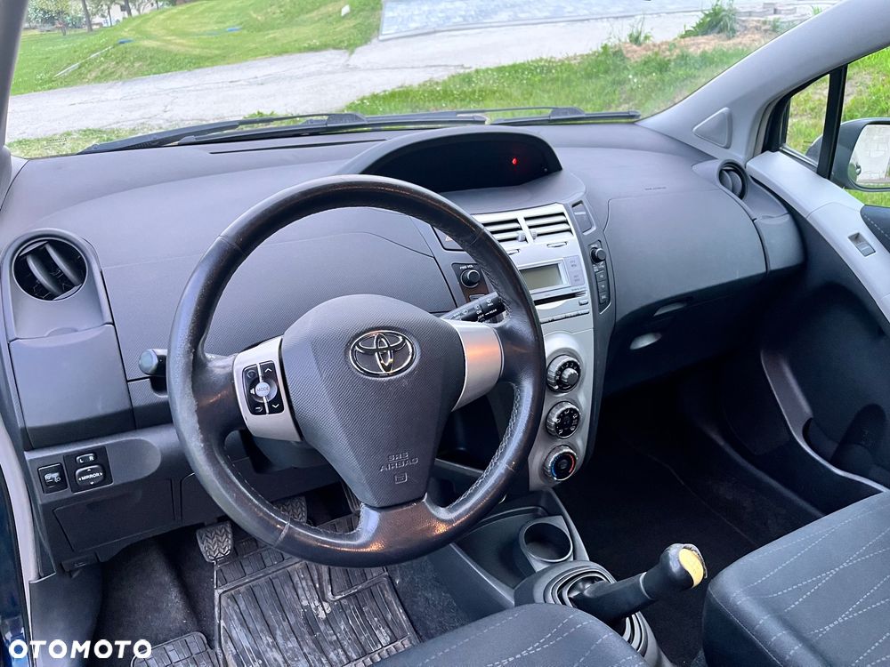 Toyota Yaris - 17
