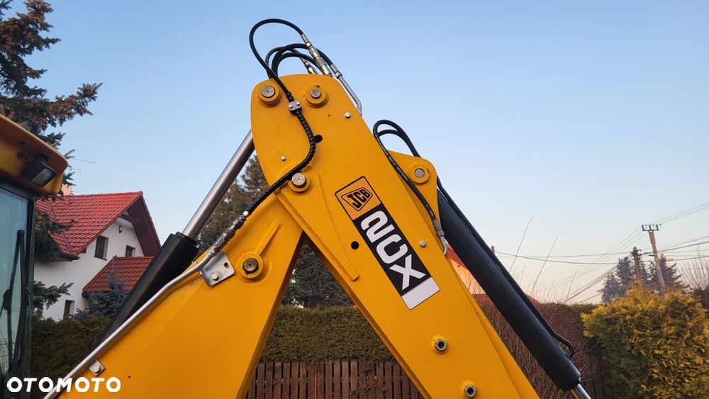 JCB 2CX - 7