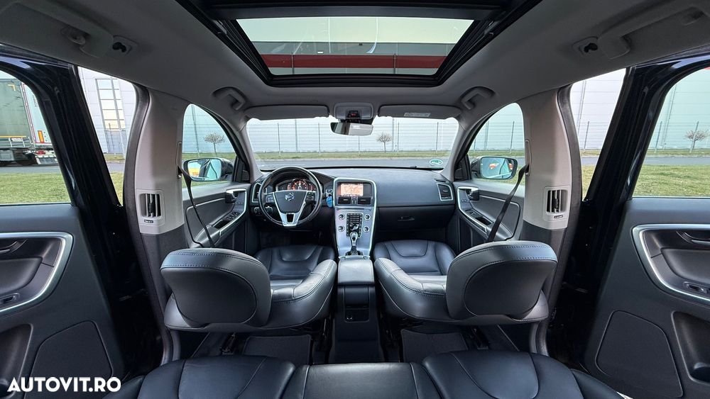 Volvo XC 60 D5 AWD Geartronic Summum - 4