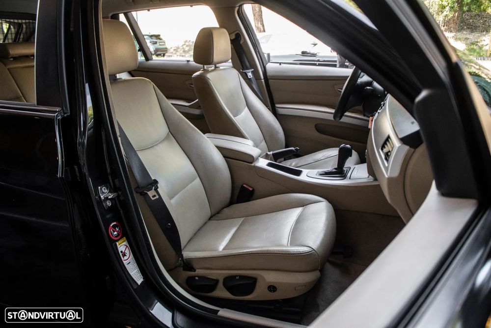 BMW 320 d Auto - 30
