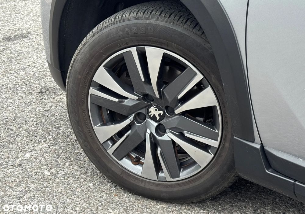 Peugeot 2008 1.2 Pure Tech GPF Allure S&S - 6