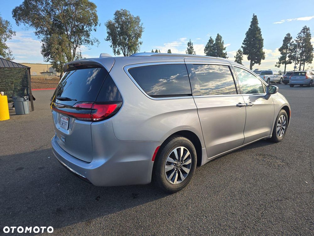 Chrysler Pacifica - 22