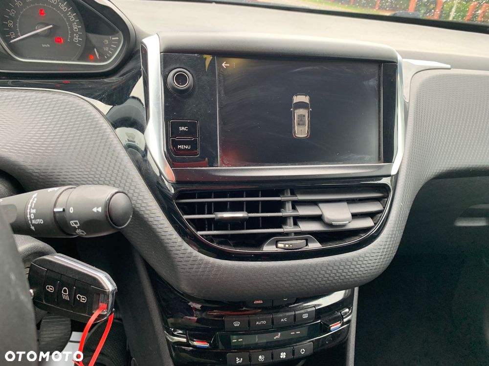 Peugeot 2008 PureTech 82 Style - 22